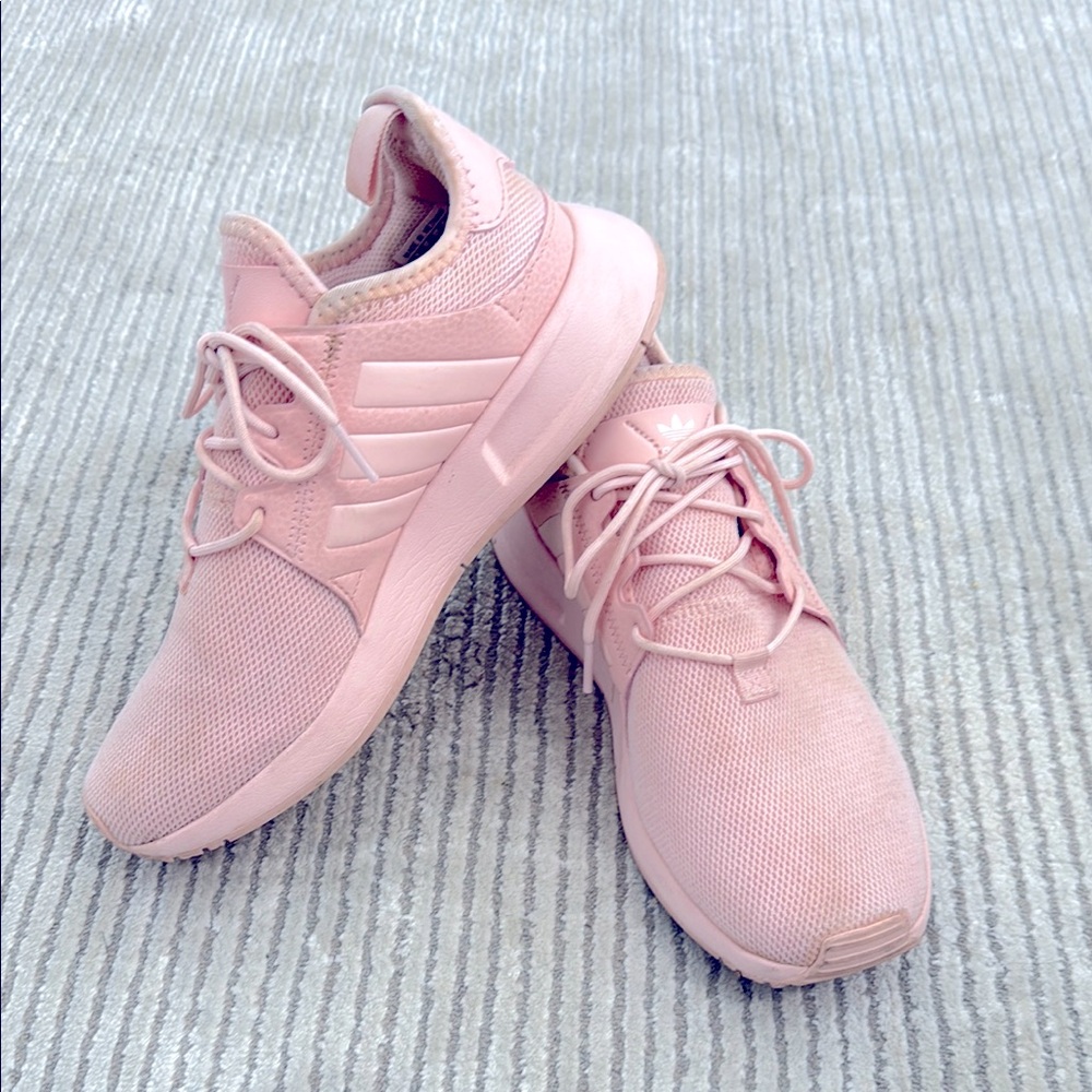 Adidas Sneakers in Pink - Size: Men’s 5 / Women’s 7